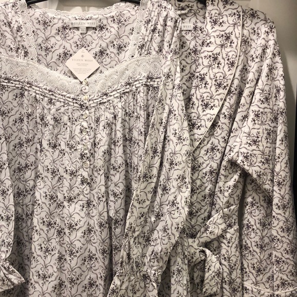 Eileen West Intimates & Sleepwear Eileen West Nightgown Robe Set